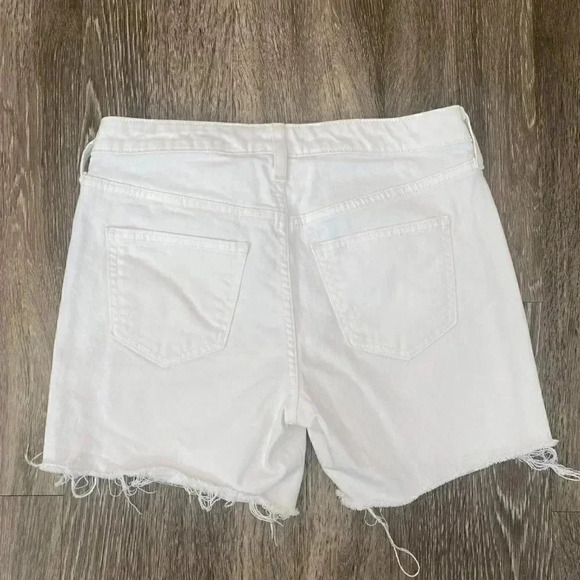 Womens Universal Thread White Shorts - 2/26R - Picture 5 of 8